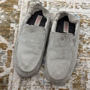 OluKai slippers